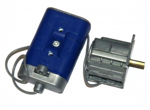 A651 EM02 Electric Cube Motor 3 Volt DC Triflat & Battery Box Original